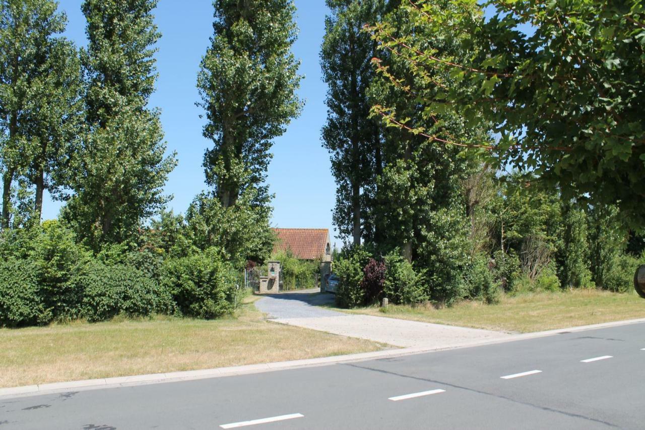 Ateljee Devlaux Bed and Breakfast Veurne Exteriör bild